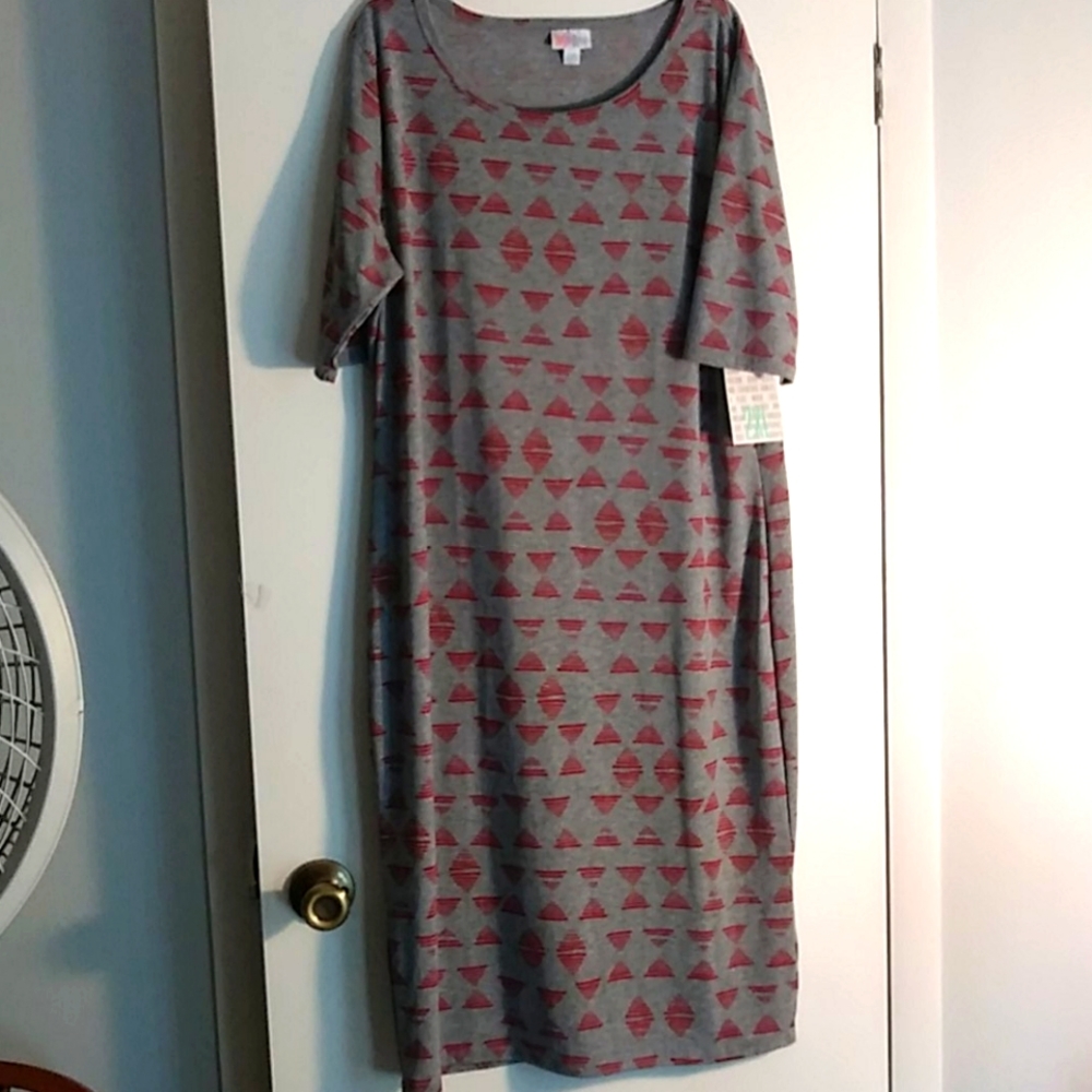 Plus2X NWT. Dress bluish grey with red design